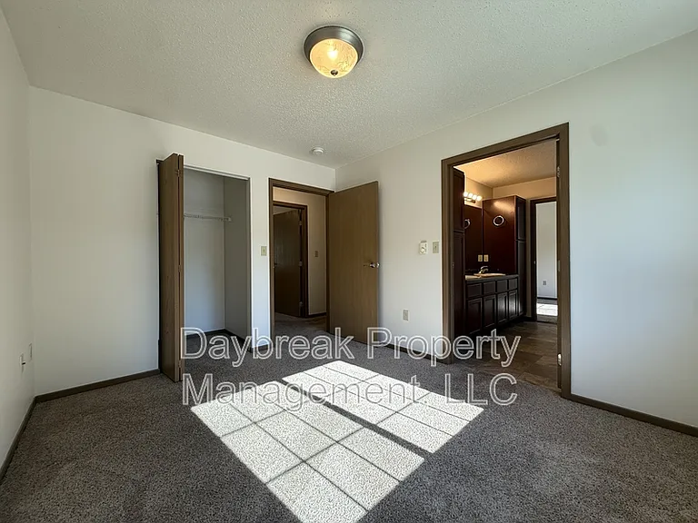 317 16th St S #5 — Photo 15