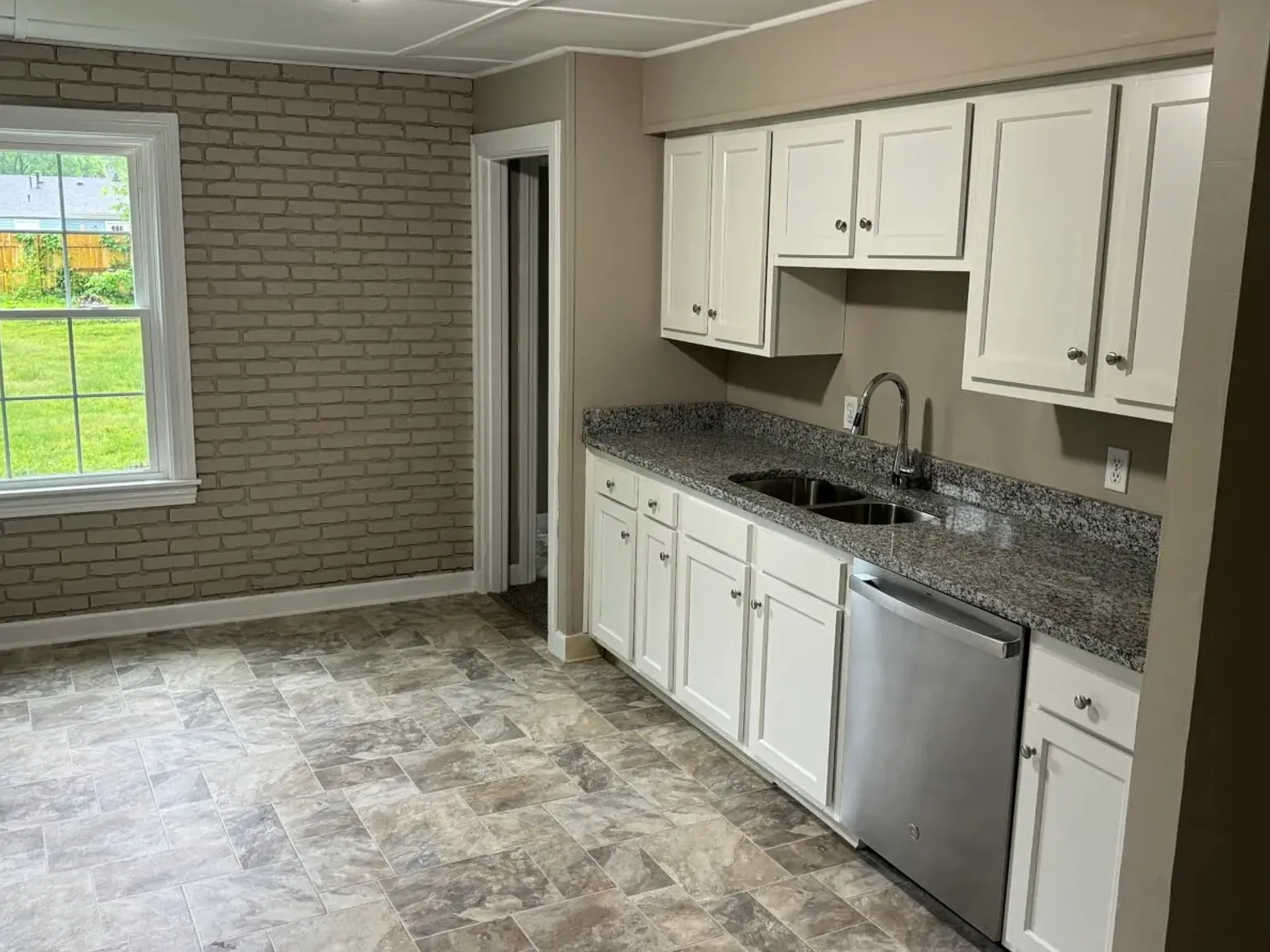 3 bed, 1.5 bath, 1512 sqft, $1,495 — Photo 4