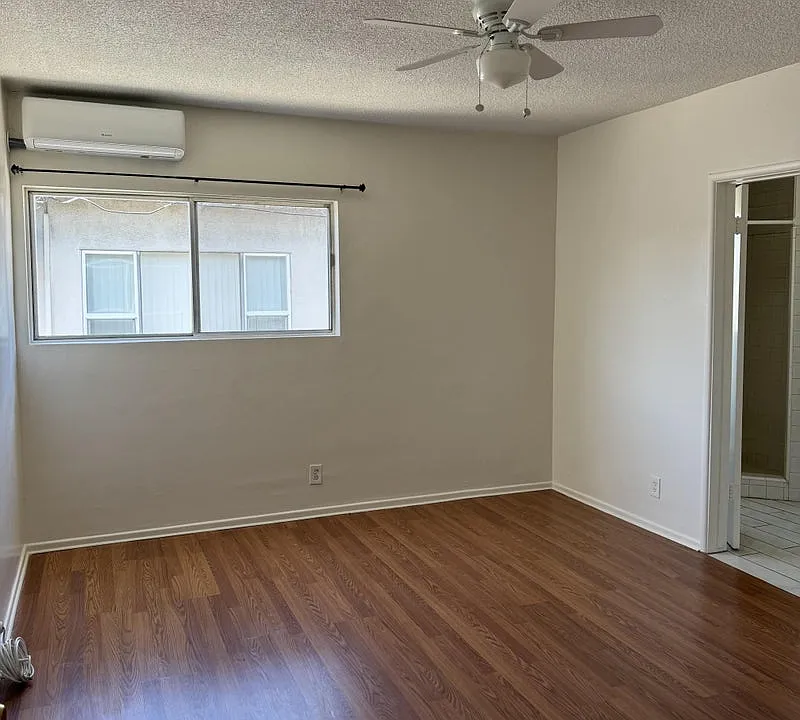 1126 Wilcox Pl #6