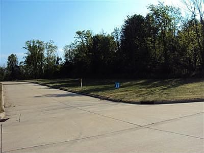 3rd image of 8535 Broxton Ct