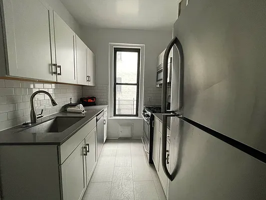 Rented by Hillel Realty Group | media 10