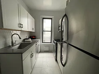 Rented by Hillel Realty Group