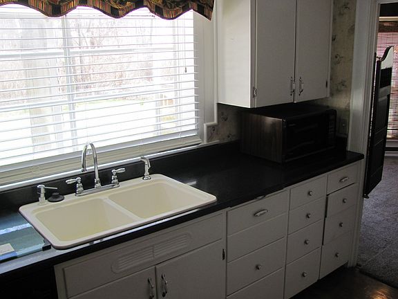 4th image of 3106 Catalpa Dr