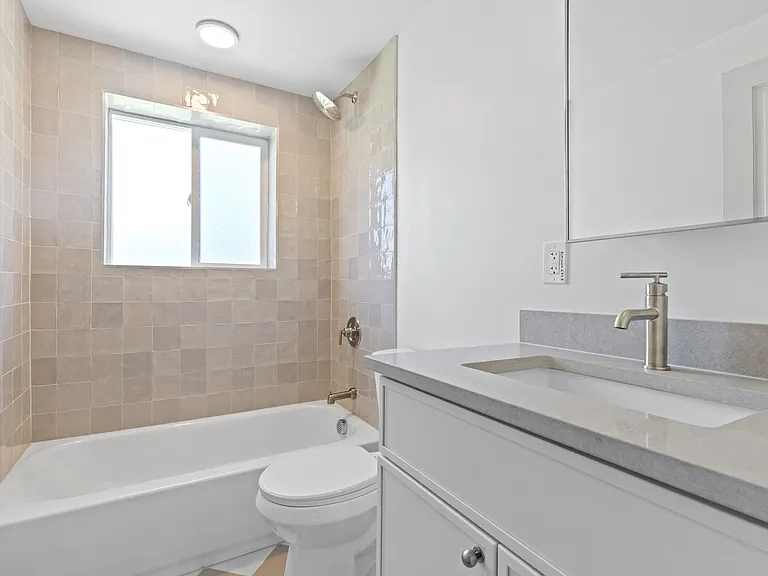 Clermont Apartments — Photo 20
