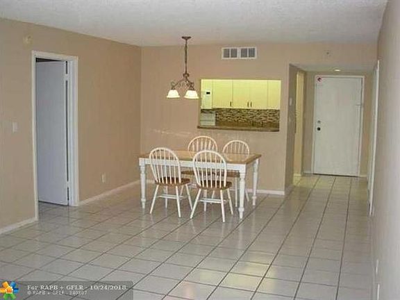 3rd image of 200 Lakeview Dr APT 105