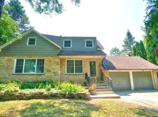 417 W Willow Rd, Prospect Heights, IL 60070