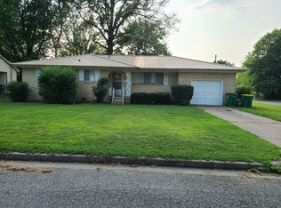 900 Shipley St, Springdale, AR 72764