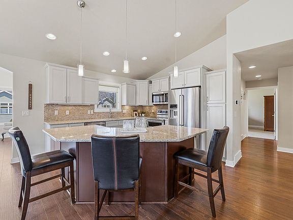 5th image of 1359 Moonlight Ln