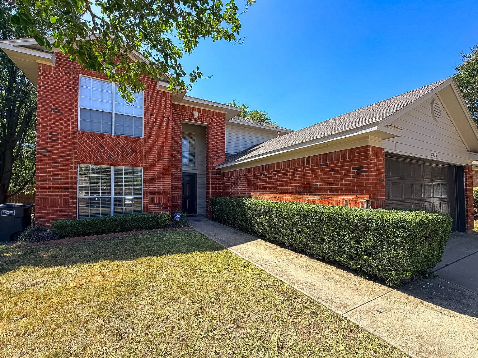 4 bed, 2.5 bath, 2279 sqft, $2,095 — Photo 4