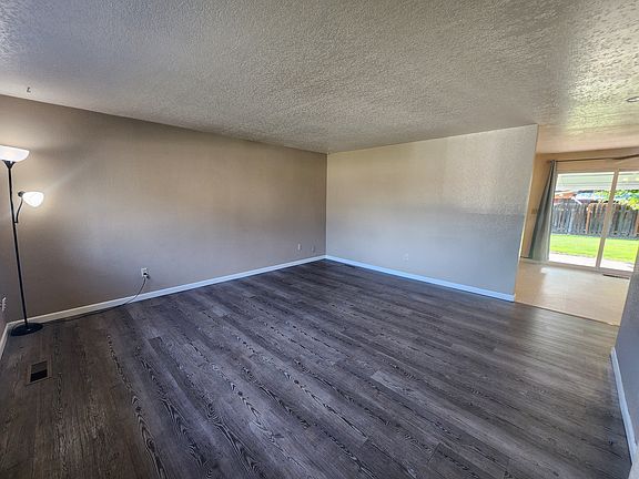 3rd image of 1420 S 33rd Ave