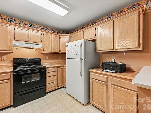 3rd image of 9610 Green Gable Ct