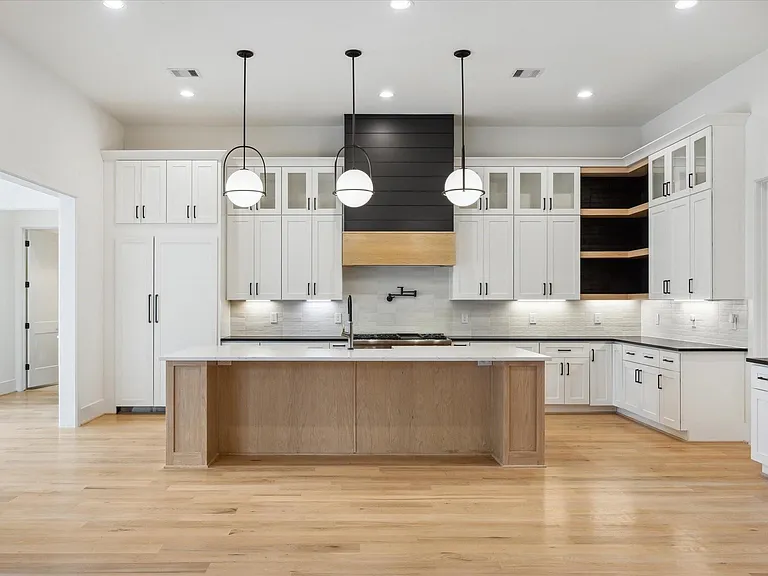 1419 Candlelight Ln — Photo 4