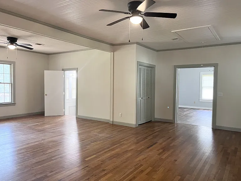 208 Donaldson St — Photo 8