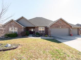 2008 Ashford Dr, Bartlesville, OK 74006