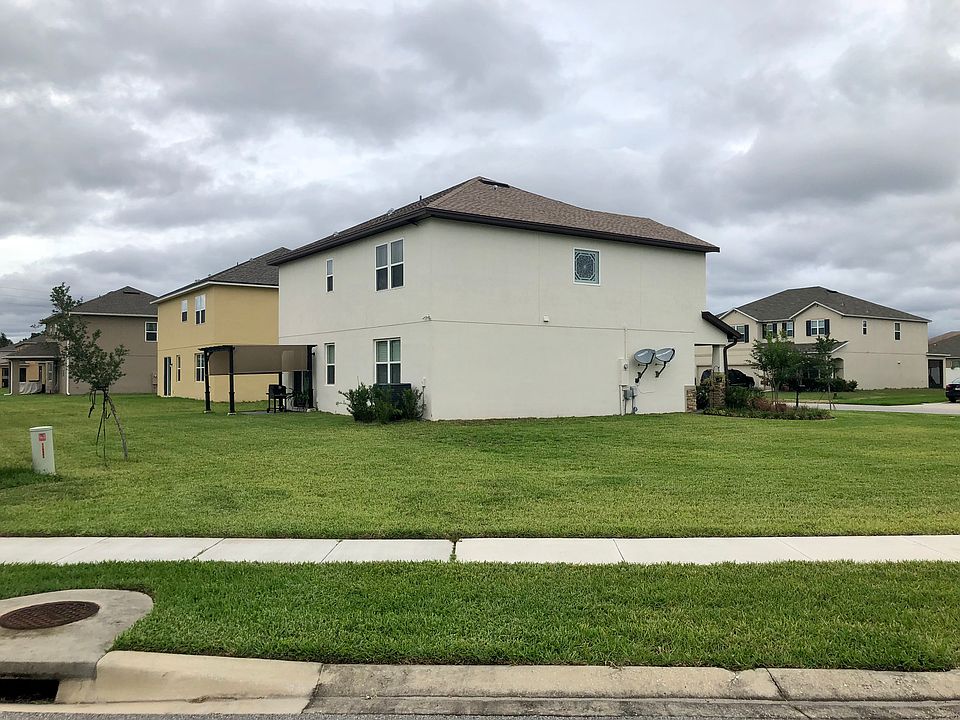 2nd image of 3400 Meadow Breeze Loop