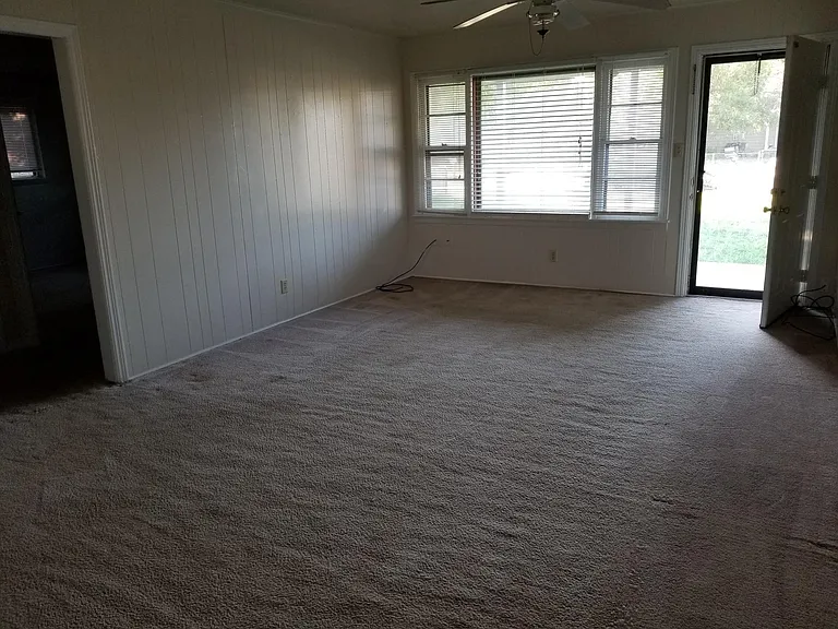 1617 NW Lincoln Ave — Photo 7