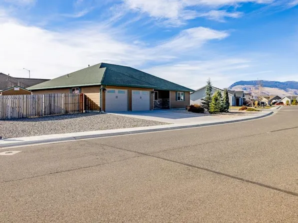 3202 Lame Deer Ave #P6-27, Cody, WY 82414