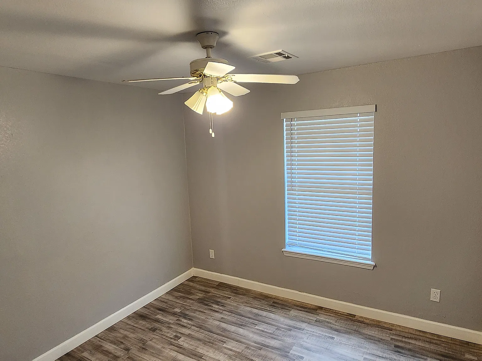 3 bed, 1526 sqft, $1,900 — Photo 3