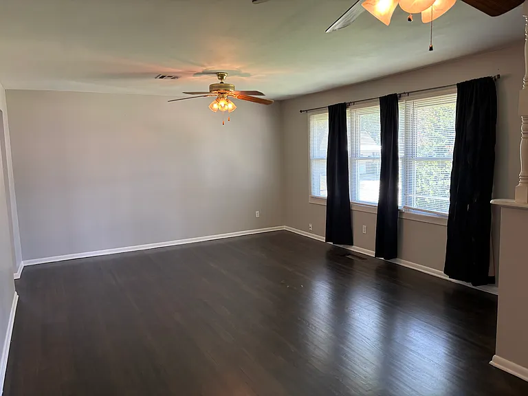 413 W Nashville St — Photo 3