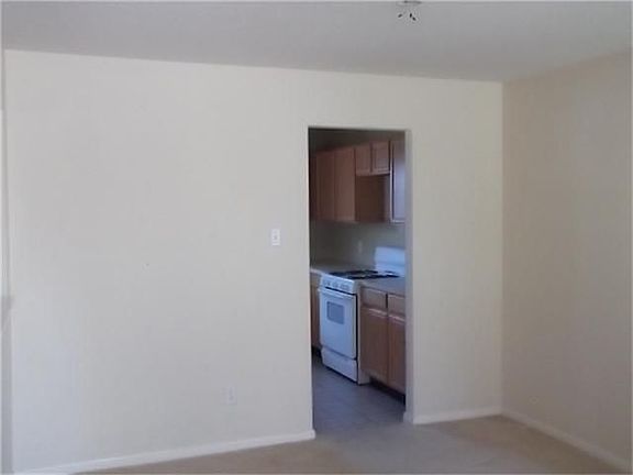 2nd image of 19743 Plantation Grove Trl