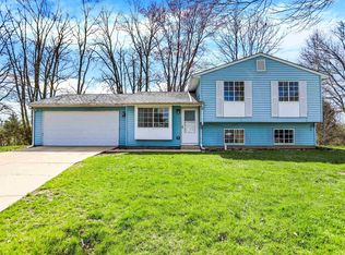 8198 N Waterford Dr, Columbus, IN 47201