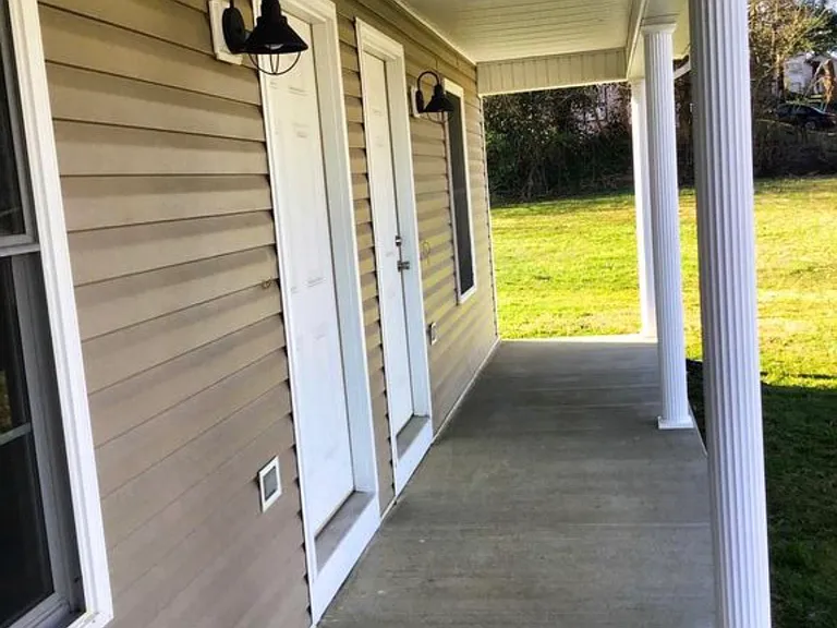 277 Richmond Ave — Photo 4
