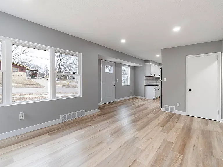 2041 S Cleveland St — Photo 7
