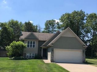 1062 Serenity Ridge Dr, Wayland, MI 49348