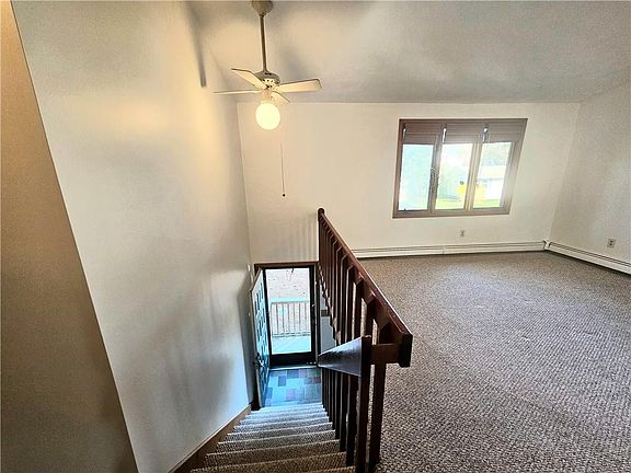 2nd image of 3 Lakeview Dr