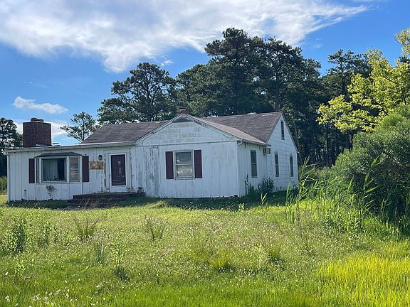 2nd image of 2845 Crocheron Rd
