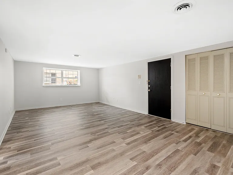 494 4th St #4 — Photo 7