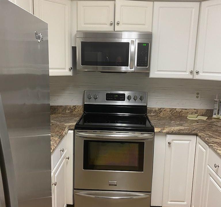 1st image of 8579 Burlington Ct