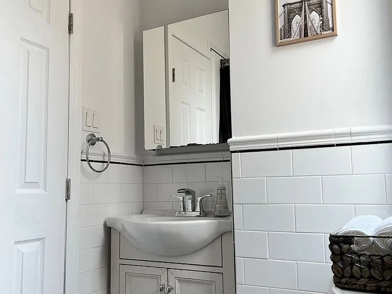 2403 Cambreleng Ave — Photo 15
