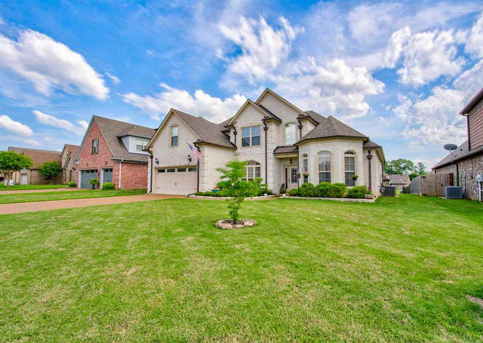 1st image of 230 Whispering Meadows Dr