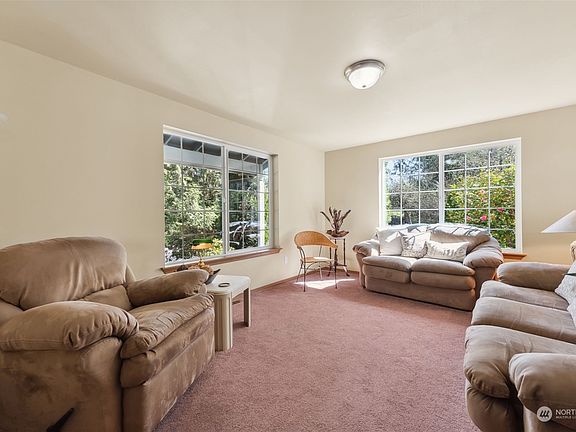 5th image of 8419 320th Street E