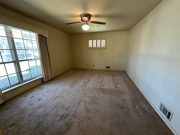 5th image of 927 Chadwick Dr