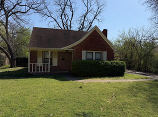 1404 E Tennie St, Gainesville, TX 76240