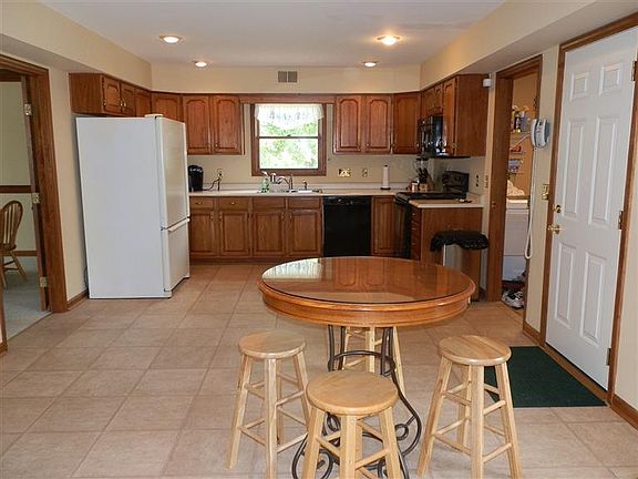 5th image of 5793 Farlook Dr