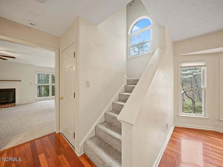 300 Clearfield Ln — Photo 16
