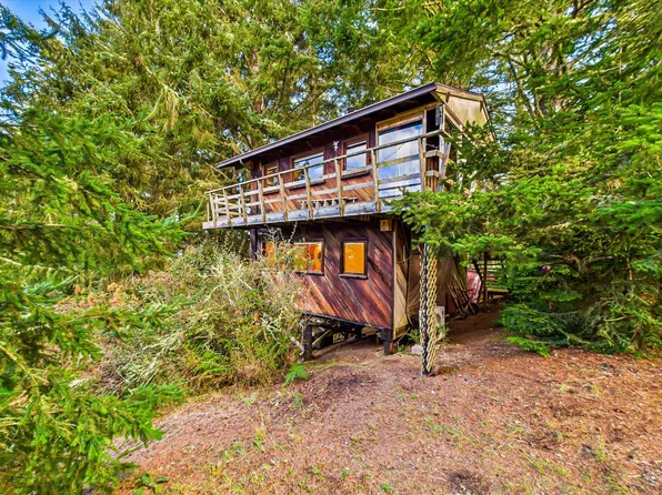 1432 Tompkins Hill Rd, Fortuna, CA 95540