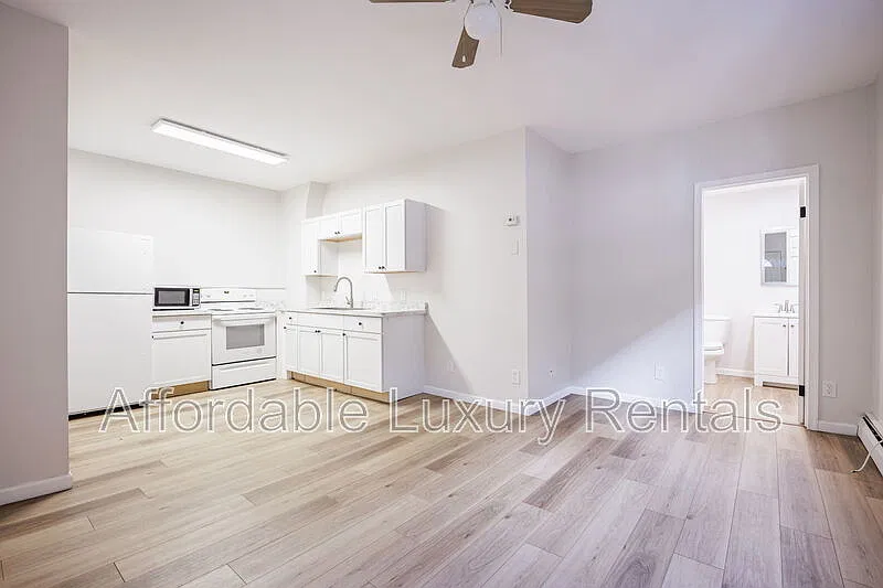 1 bed, 1.0 bath, 800 sqft, $1,000 — Photo 4