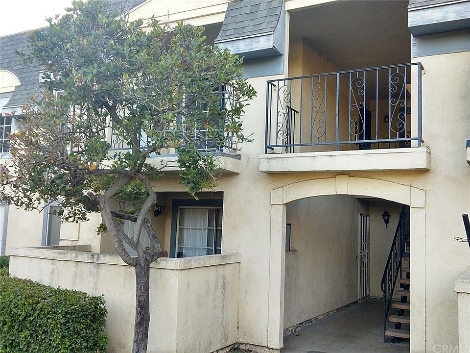 1st image of 149 W 6th St APT 56