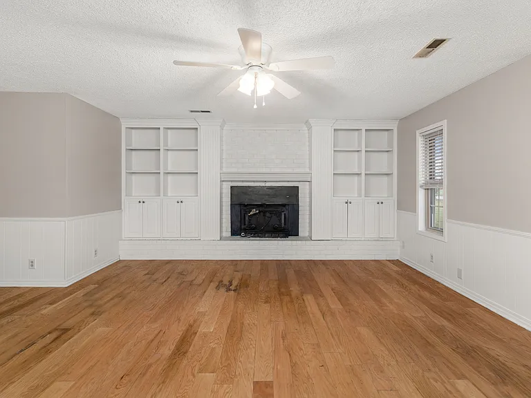 1618 Chisholm Rd — Photo 14
