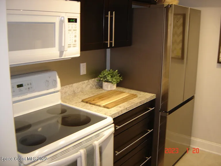 7801 Ridgewood Ave #24 — Photo 8