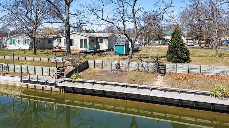 1st image of 9153 Drury Ln