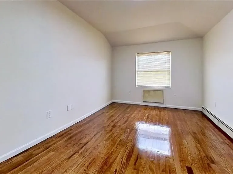 24-07 Brookhaven Ave #2 — Photo 3