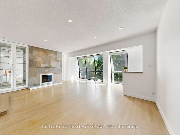 3rd image of 59 Cricklewood Cres
