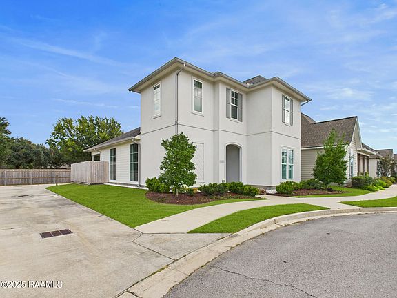 2nd image of 306 Parker Ln