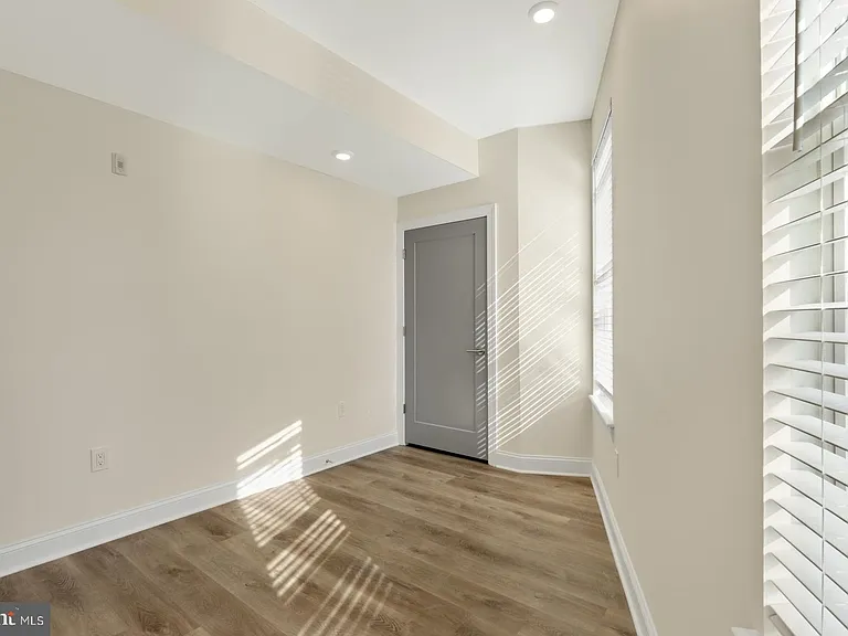 511 Gorgas Ln #C — Photo 9