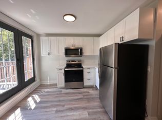 128 Wentworth St N #1, Hamilton, ON L8L5V7